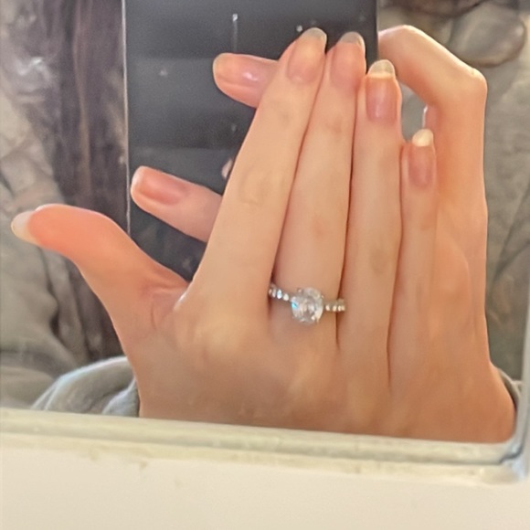 Cubic zirconium silver gem encrusted ring - Picture 3 of 3